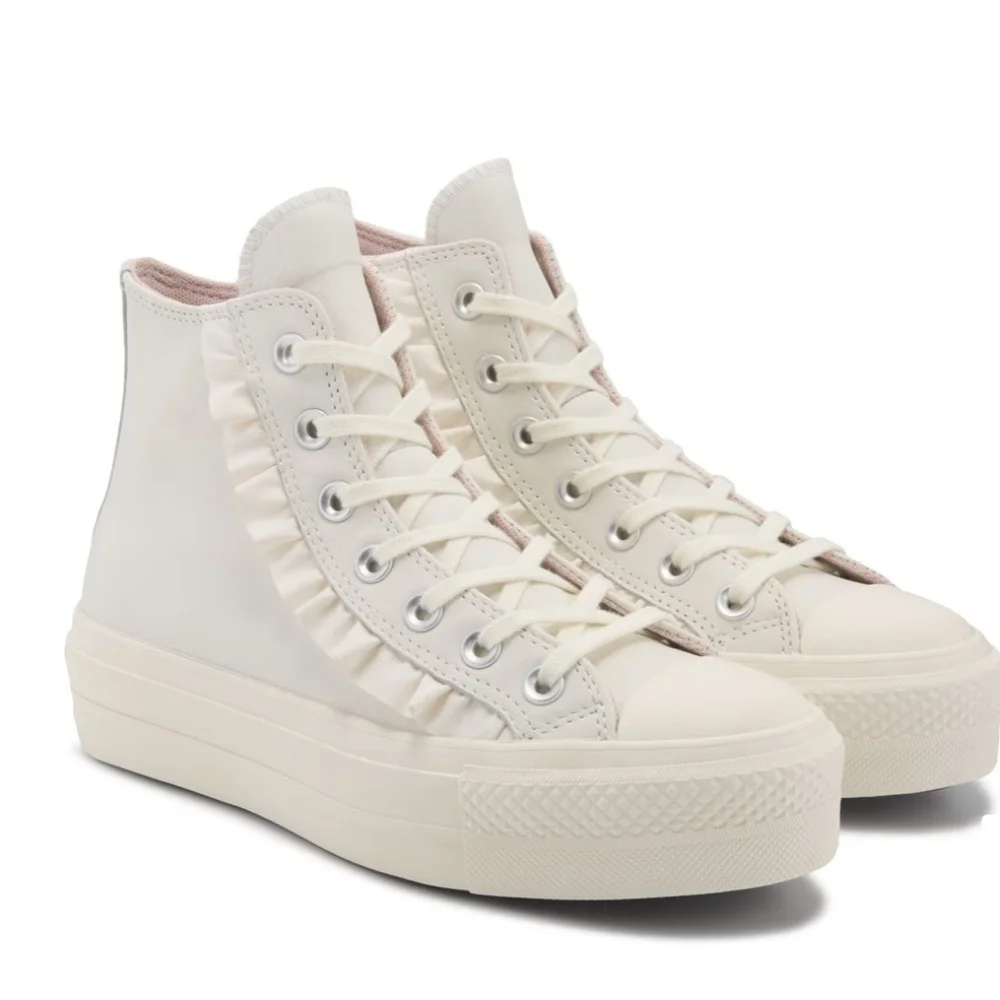 Converse Chuck Taylor All Star Lift Platform Leather Sneakers - Picture 2 of 12